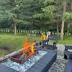 дебрі - тиша, озеро і вудка